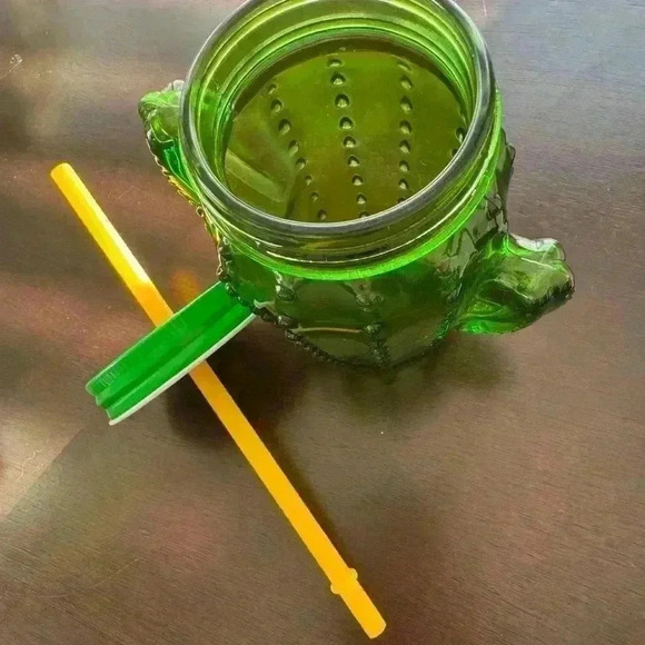 Cactus Glass Drinkware with Straw - Picture 4 of 4